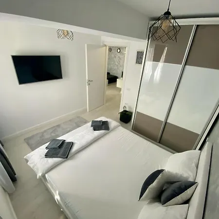 Dis Summer Mamaia アパート コンスタンツァ