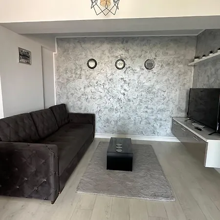 Dis Summer Mamaia コンスタンツァ